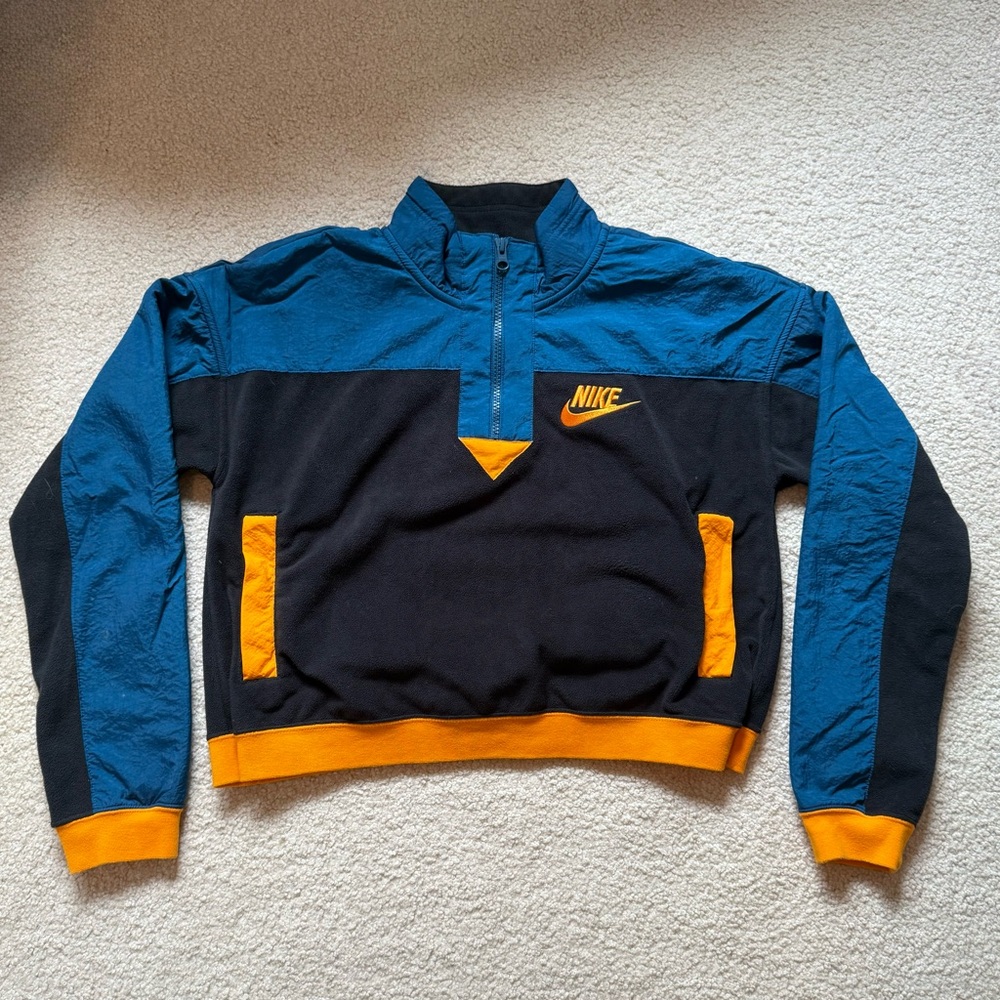 Nike Cropped Sweatshirt. Small